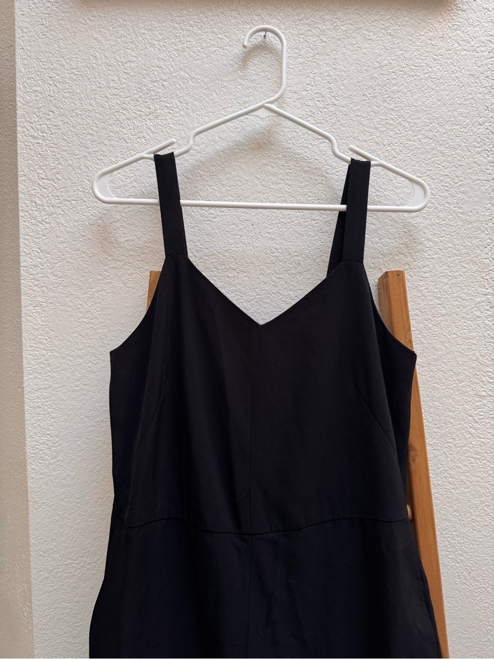 Everlane Black V-Neck Sleeveless Jumpsuit - Picture 5 of 11